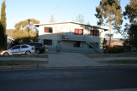 Chalet Jindabyne - Phillip Island Accommodation 1