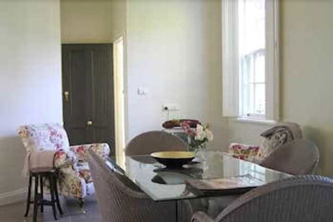 Camellia Cottage Bed & Breakfast - Phillip Island Accommodation 3