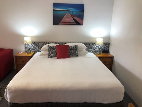 Avaleen Lodge Motor Inn - Phillip Island Accommodation 6