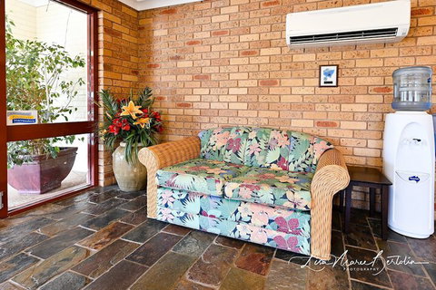 Narrandera Club Motor Inn - Phillip Island Accommodation 3