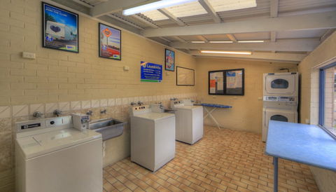 BIG4 Bungalow Park On Burrill Lake - Phillip Island Accommodation 3