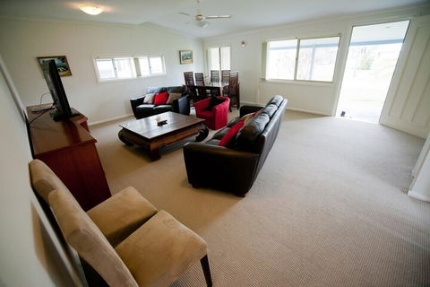 Ngaalgan - Phillip Island Accommodation 6