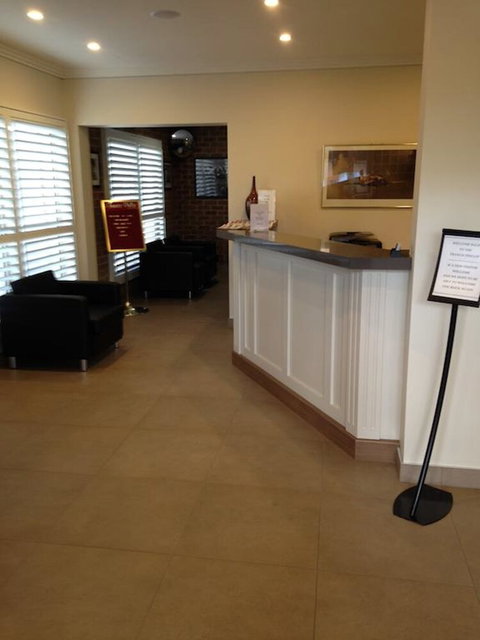 Francis Phillip Motor Inn - Phillip Island Accommodation 3
