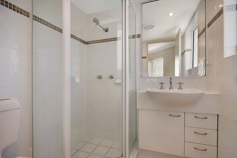 Le Beach Apartments - Phillip Island Accommodation 6