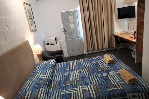 Warren Motor Inn - Phillip Island Accommodation 5