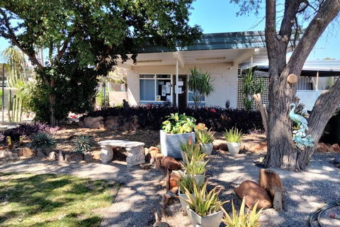 Warren Motor Inn - Phillip Island Accommodation 2