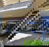 Mayfair Motel Emerald