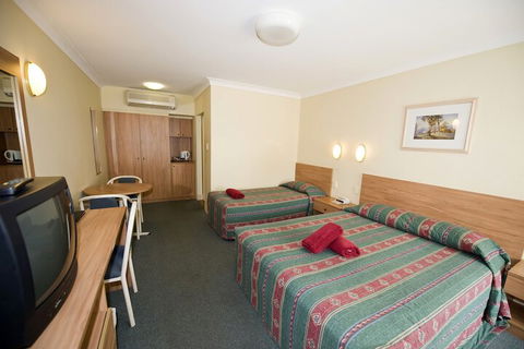 Colonial Court Motor Inn - Phillip Island Accommodation 6