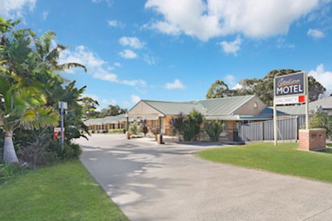 Catalina Motel Lake Macquarie - Phillip Island Accommodation 0