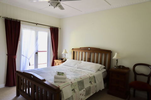 Hilltop On Tamborine - Phillip Island Accommodation 6