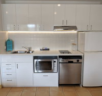 Crest Apartments Byron Bay - Phillip Island Accommodation