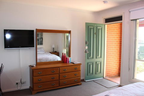 Box Hill Studio Apartment 2 - Phillip Island Accommodation 1