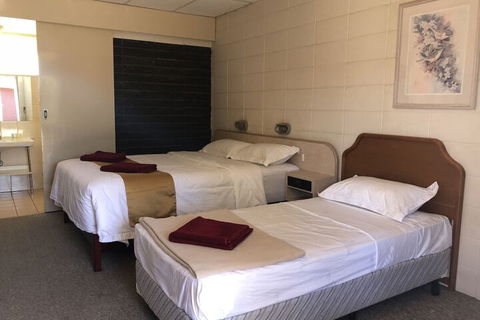 Inland Oasis Motel - Phillip Island Accommodation 3