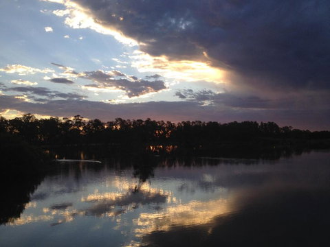 Nagambie Waterfront Motel - Phillip Island Accommodation 3