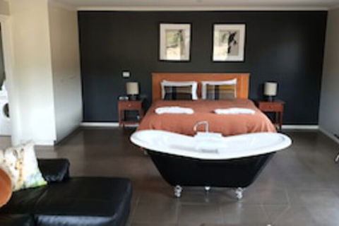 Blaze Rock Retreat - Phillip Island Accommodation 0