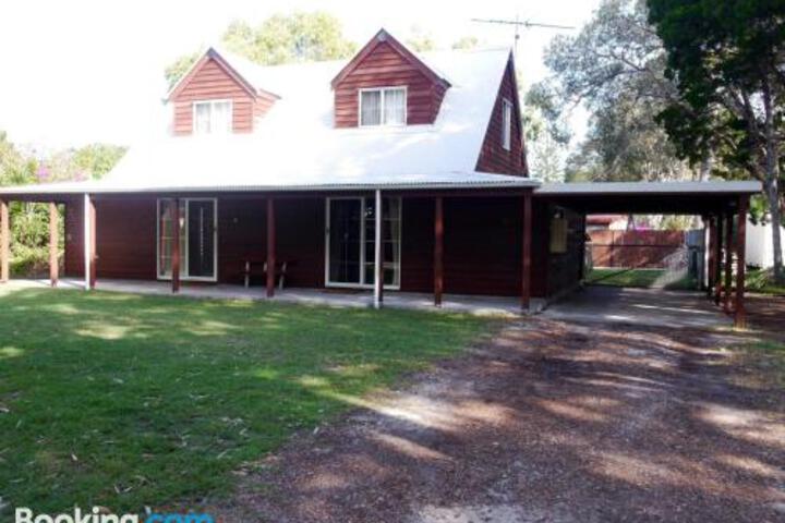 Amity Point QLD Phillip Island Accommodation