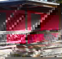 Smugglers Cove Holiday Village