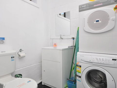 The Studio On The Lake At Fishing Point Lake Macquarie Honestly Put The Line In & Catch Fish - Phillip Island Accommodation 6