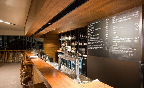 Peppermint Bay - Bar, Dining And Terrace - Phillip Island Accommodation 5