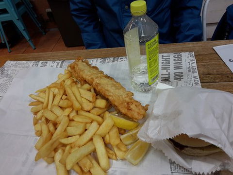 Oakleigh Fish & Chippery - Phillip Island Accommodation 0