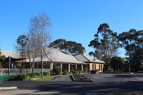 Pine Grove Hotel - Phillip Island Accommodation 0