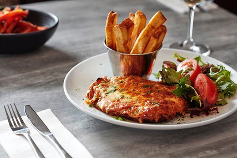 The Royal Hotel Drouin - Phillip Island Accommodation 0