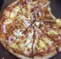 Crust Gourmet Pizza Bar Woolongong - Phillip Island Accommodation