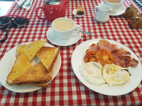 Roses Ice Cream Parlour And Cafe' - Phillip Island Accommodation 0