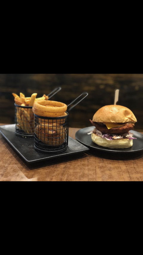 House Of Burgers - Phillip Island Accommodation 0