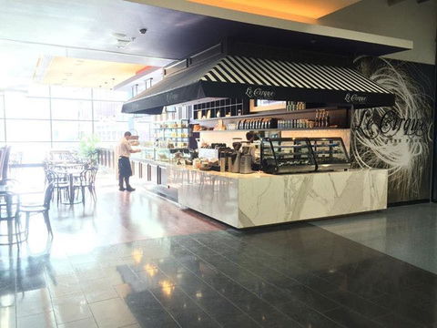 Le Cirque Fine Foods - Docklands - Phillip Island Accommodation 0