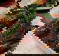 Muoi's Feast - Phillip Island Accommodation