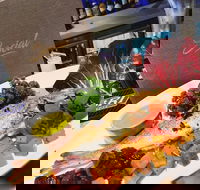 Social Dining - Phillip Island Accommodation