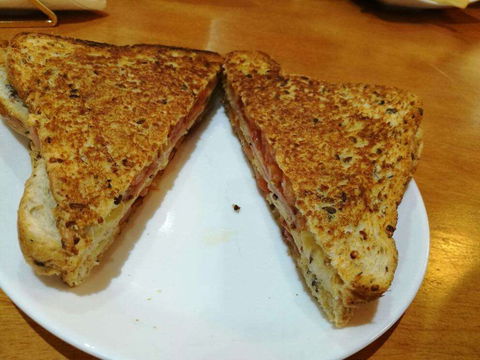 Philippine Magic Cafe - Phillip Island Accommodation 0