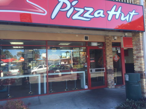 Pizza Hut - Helensvale - Phillip Island Accommodation 0