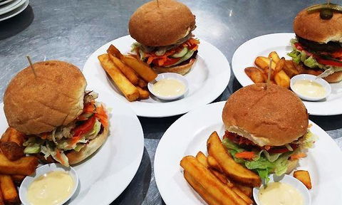 The Teal Turtle Cafe - Phillip Island Accommodation 7