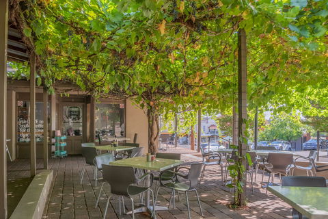 Breakout Brasserie Cafe - Phillip Island Accommodation 0