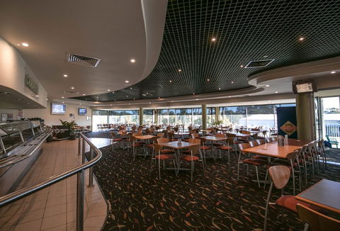 Sports Club Bistro - Lismore Workers Sports Club - Phillip Island Accommodation 1