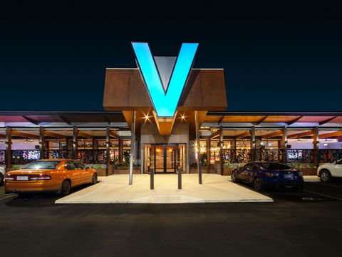 V Hotel - Phillip Island Accommodation 0