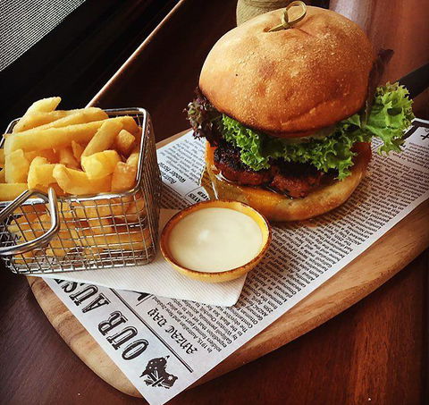 Agatha's Licensed Cafe - Phillip Island Accommodation 5