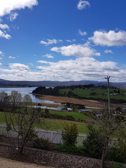 Elmslie Tasmania - Phillip Island Accommodation 3