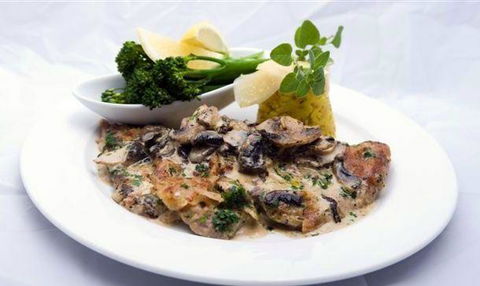 Belluci's Woden - Phillip Island Accommodation 13