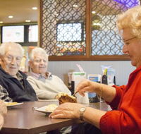 Tewantin-Noosa RSL  Citizens Memorial Club Inc - Phillip Island Accommodation