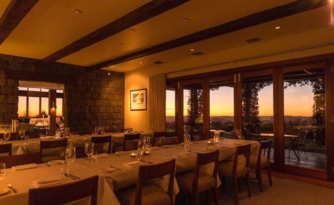 The Peak Restaurant At Spicers Peak Lodge - Phillip Island Accommodation 10