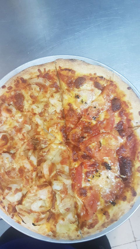 Smokehouse Pizza Cafe - Phillip Island Accommodation 7