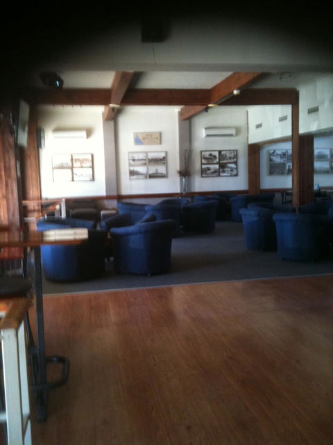 The Queenslander - Phillip Island Accommodation 4