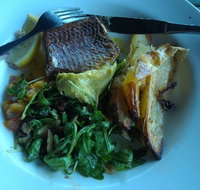 Dining at OReillys - Phillip Island Accommodation