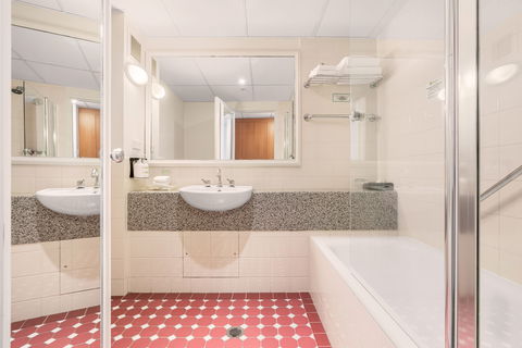 Holiday Inn Darling Harbour - Phillip Island Accommodation 7