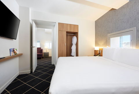 Holiday Inn Darling Harbour - Phillip Island Accommodation 8