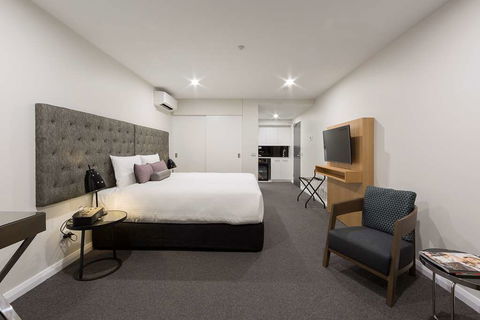 Avenue Hotel Canberra - Phillip Island Accommodation 4