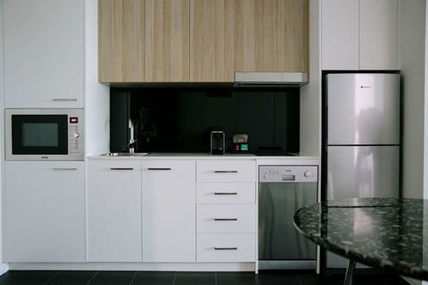 Avenue Hotel Canberra - Phillip Island Accommodation 7